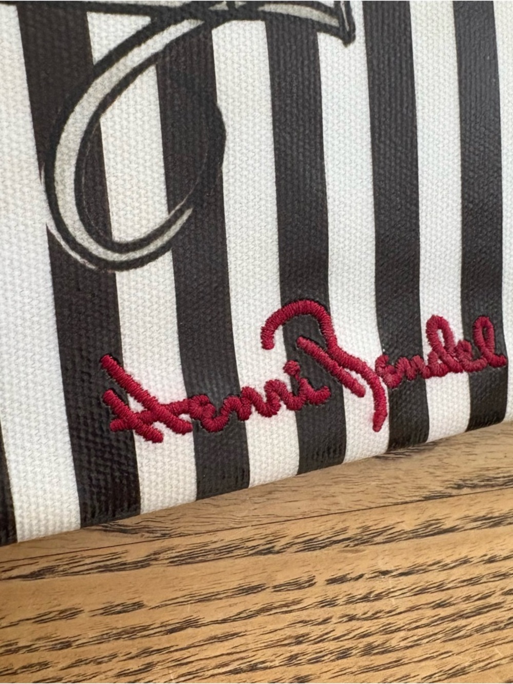 Henri Bendel Makeup bag/ cosmetic bag - Picture 6 of 6